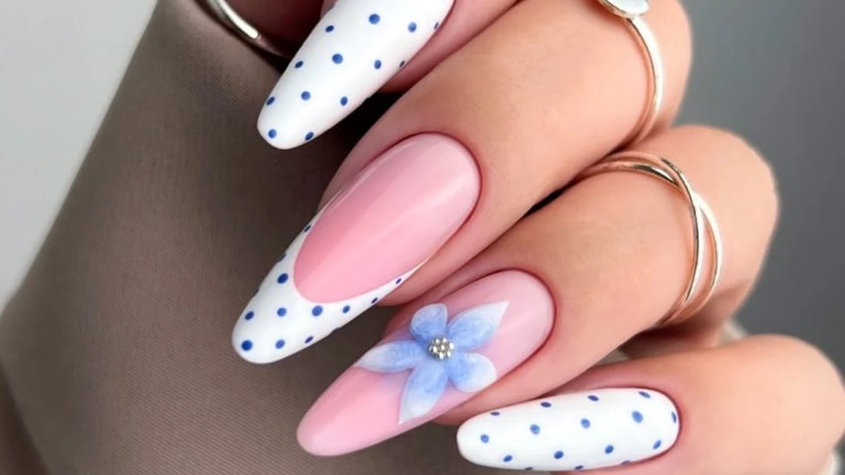 Amande Long avec Floral Bleu